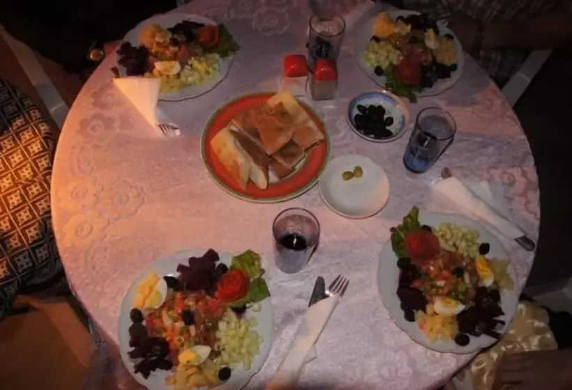 تختخواب و صبحانه Auberge Isabel