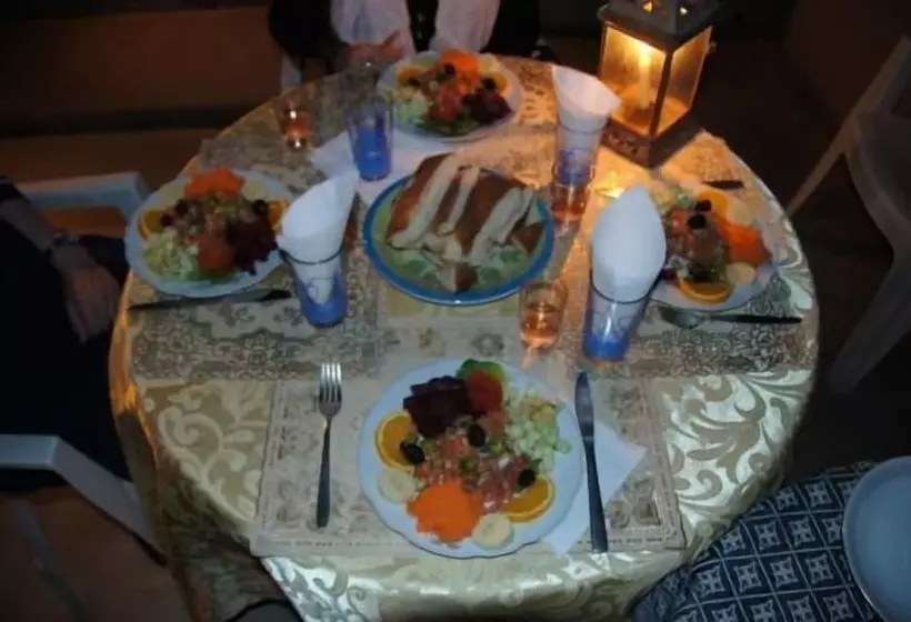 تختخواب و صبحانه Auberge Isabel