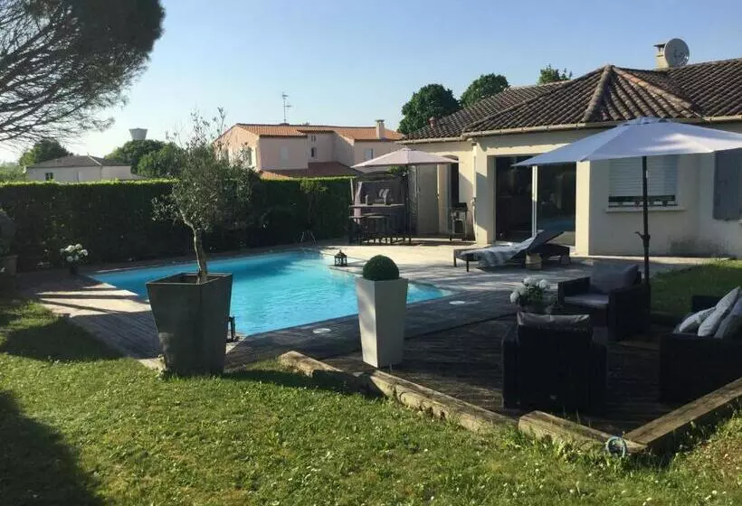 Aamiaismajoitus (B&B) La Maison Des Eaux Claires