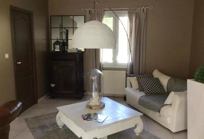 Aamiaismajoitus (B&B) La Maison Des Eaux Claires