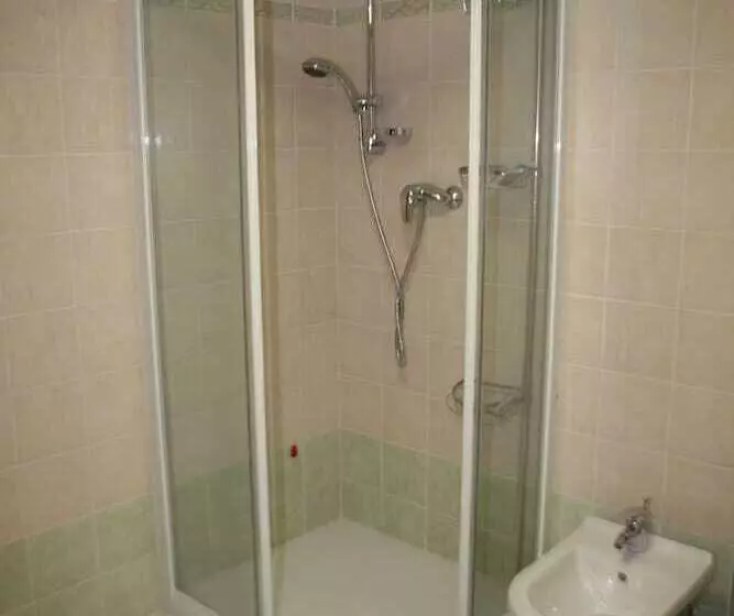 簡易ホテル Albergo Diffuso Valcellina E Val Vajont In Claut