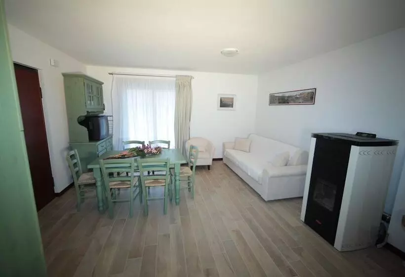 簡易ホテル Albergo Diffuso Valcellina E Val Vajont In Claut