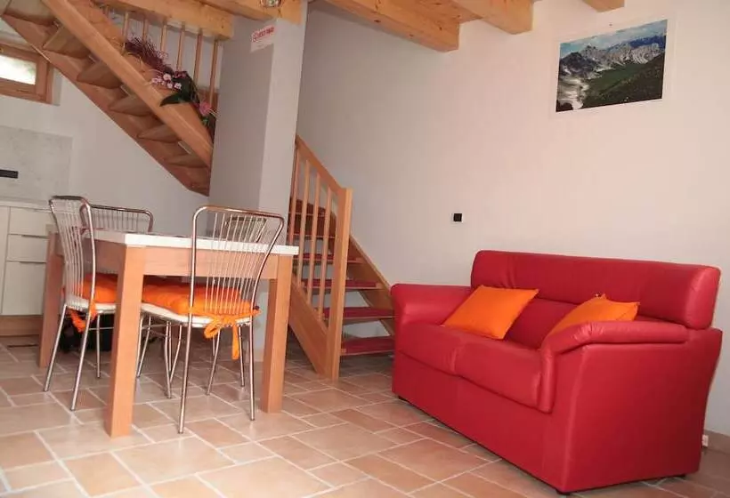 簡易ホテル Albergo Diffuso Valcellina E Val Vajont In Claut
