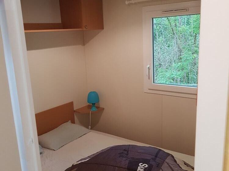 ホテル Camping Les Berges Du Célé