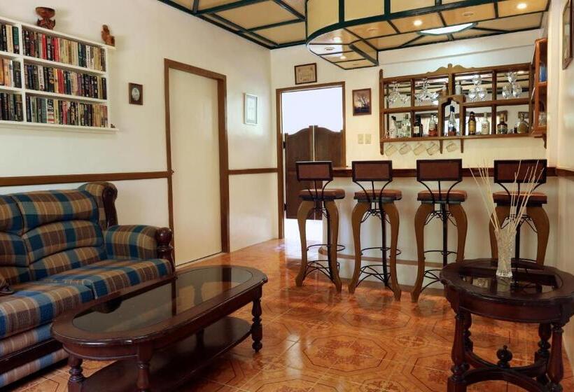 Hotel Guindulman Bay Tourist Inn