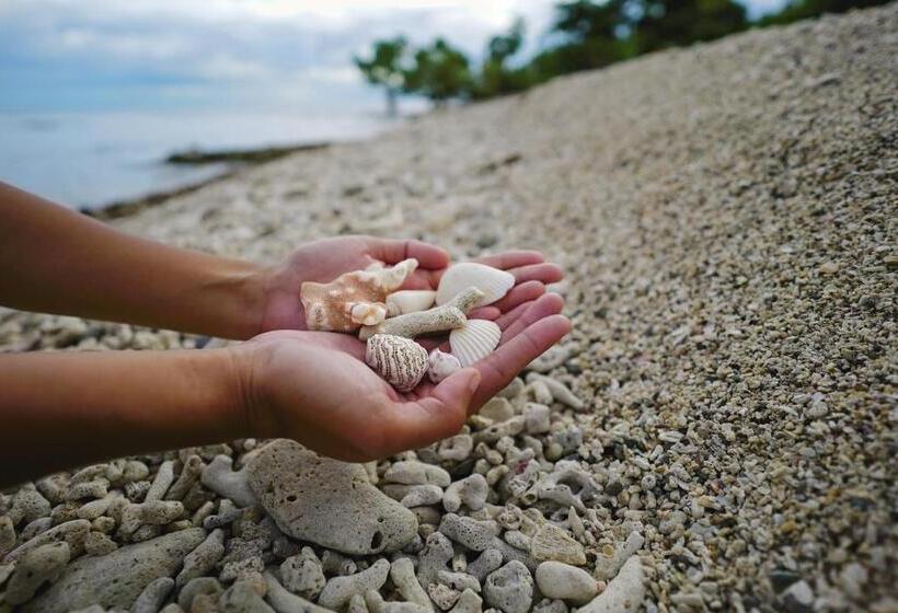 Hotel Guindulman Bay Tourist Inn