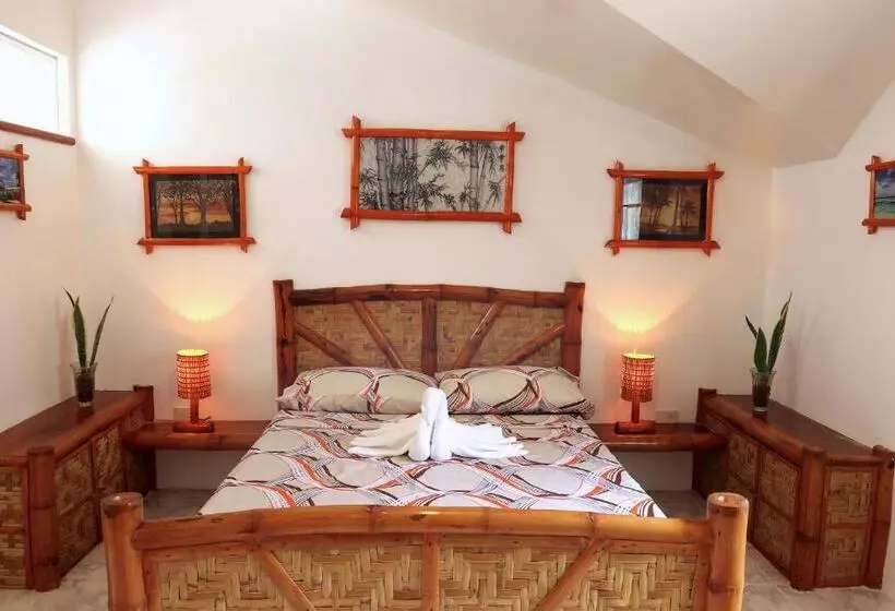 Hotelli Guindulman Bay Tourist Inn