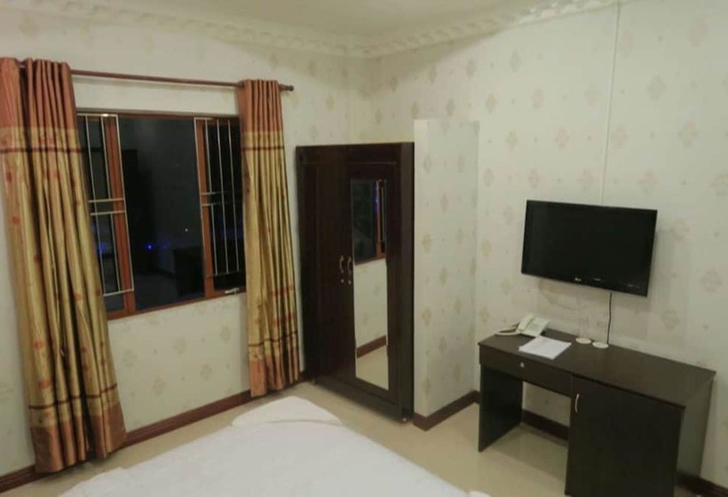 בית מלון כפרי Lucky Ruby Border Casino