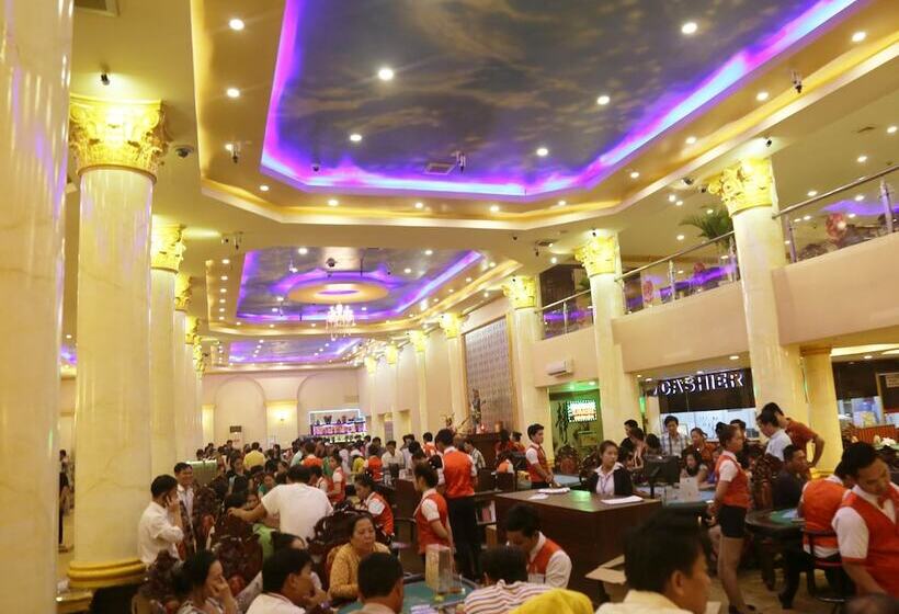 בית מלון כפרי Lucky Ruby Border Casino