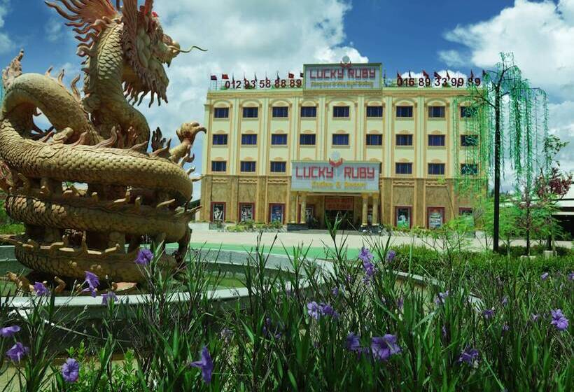 בית מלון כפרי Lucky Ruby Border Casino