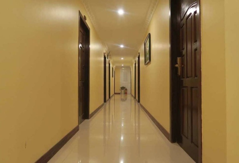 בית מלון כפרי Lucky Ruby Border Casino