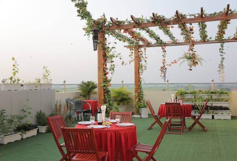 בית מלון כפרי Lucky Ruby Border Casino