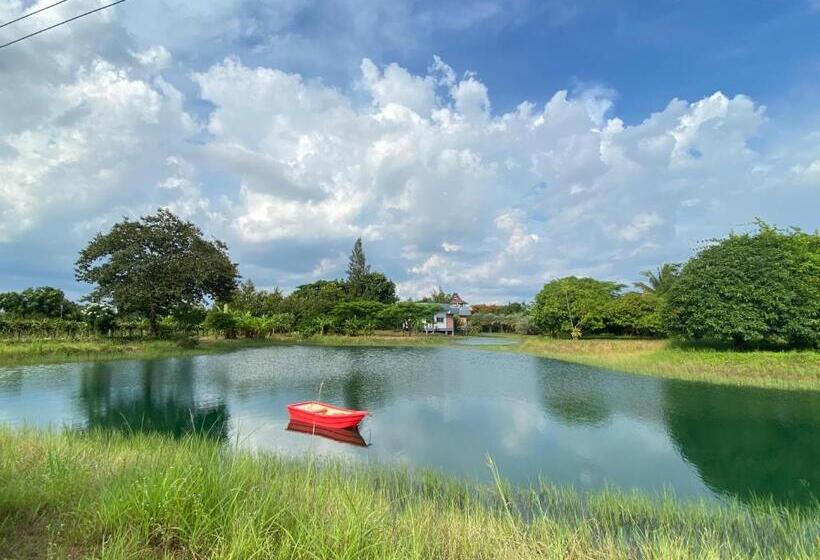 בית מלון כפרי Ok Farm Resort