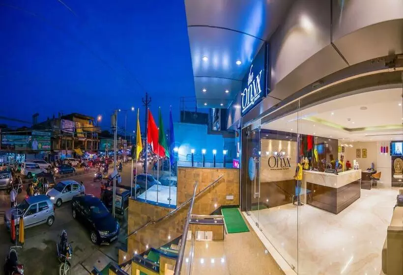 ホテル The Onyx By Oyo Rooms