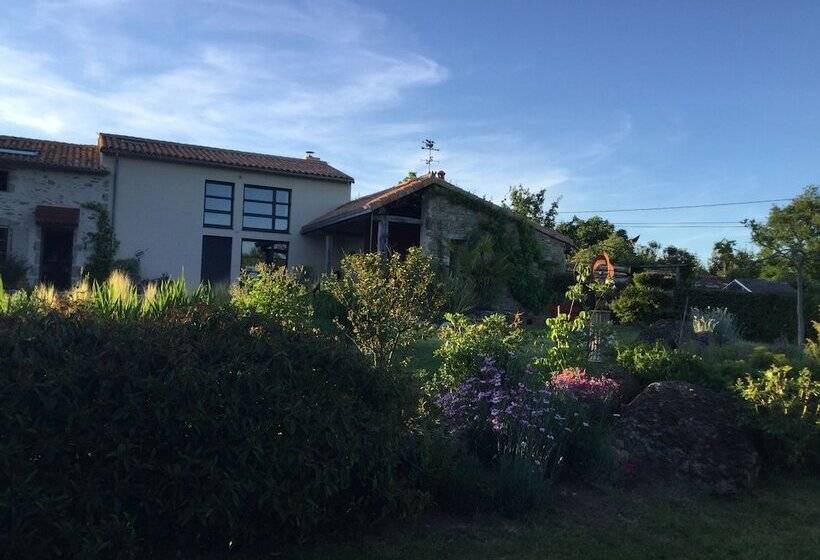 بنسيون Les Epis Du Vent