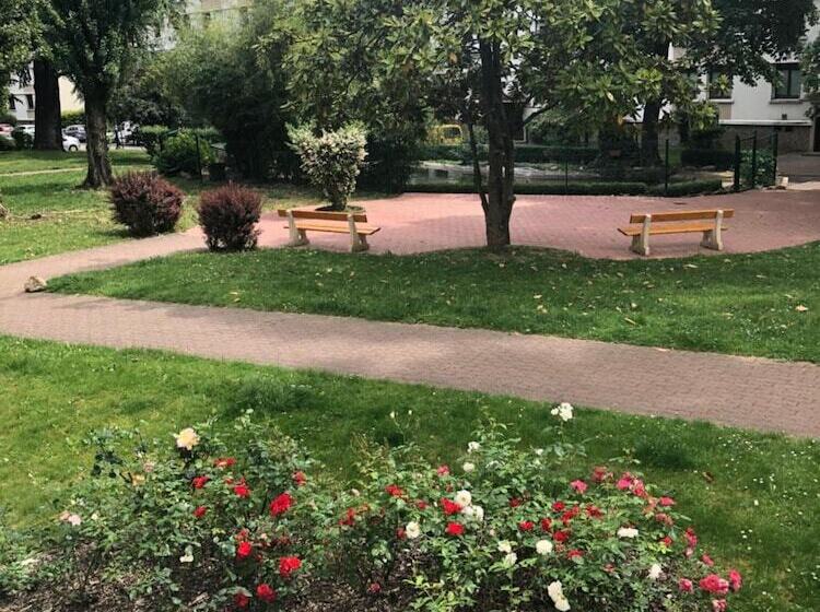 پانسیون Une Chambre Dans Un Appartement