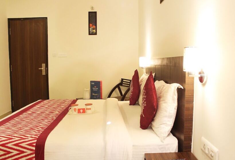 Royal Windsor Hotel By Oyo Rooms