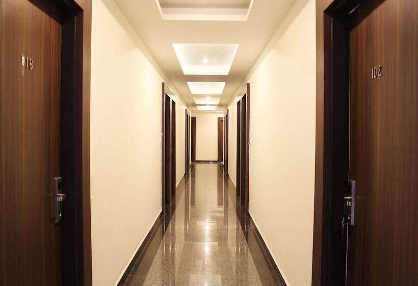 Royal Windsor Hotel By Oyo Rooms