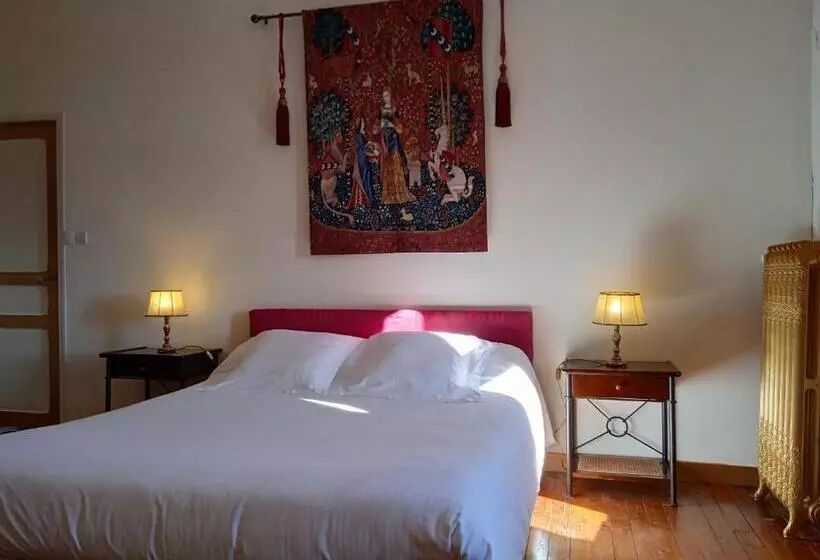 Aamiaismajoitus (B&B) Le Vieux Chateau