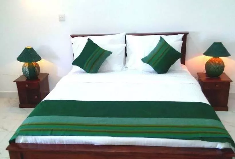 Green Tulip Hotel Kandy