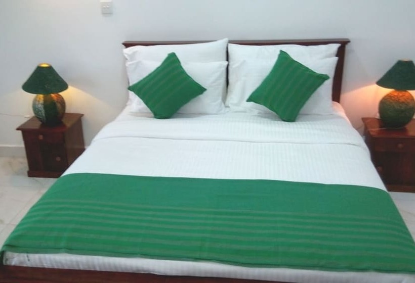 Green Tulip Hotel Kandy