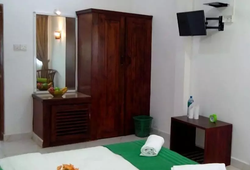 Green Tulip Hotel Kandy