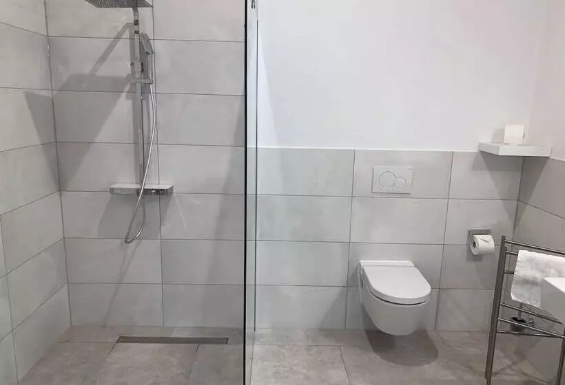 ホテル Apartment Garten Near Airport