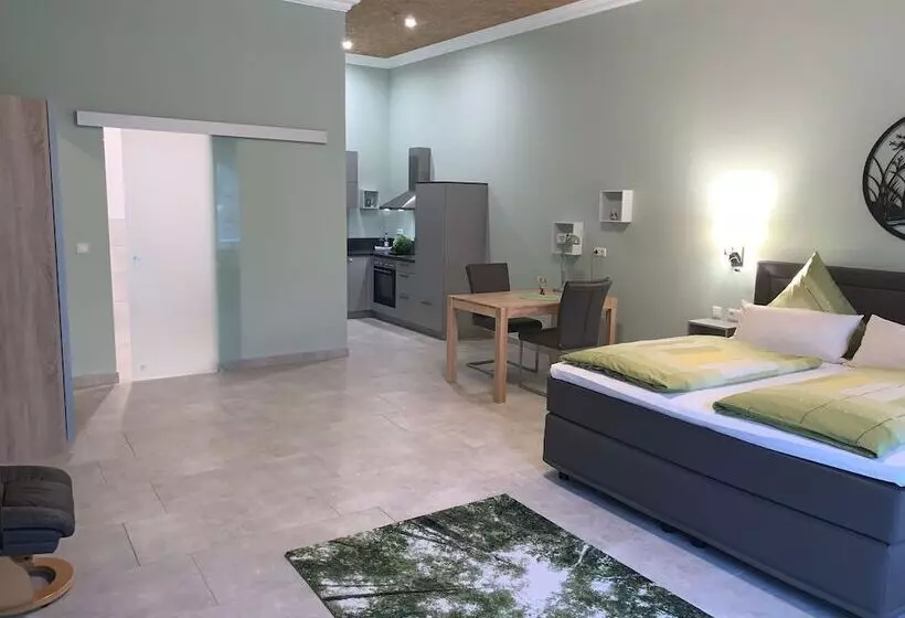 ホテル Apartment Garten Near Airport