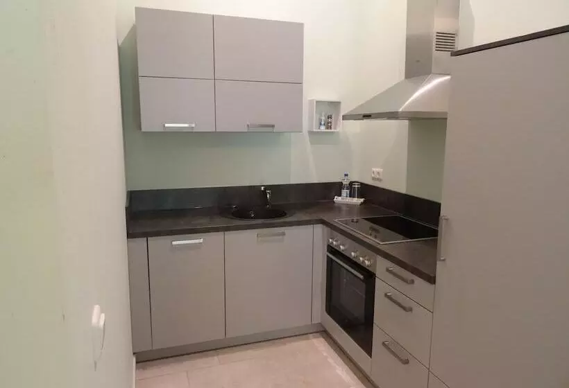 ホテル Apartment Garten Near Airport