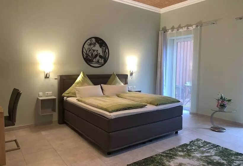 ホテル Apartment Garten Near Airport