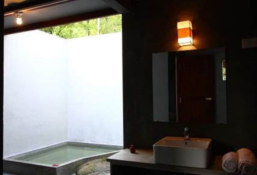 酒店 Bandura Kalawana Rainforest Bungalow