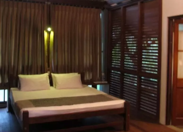 ホテル Bandura Kalawana Rainforest Bungalow