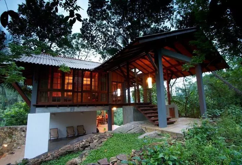 ホテル Bandura Kalawana Rainforest Bungalow