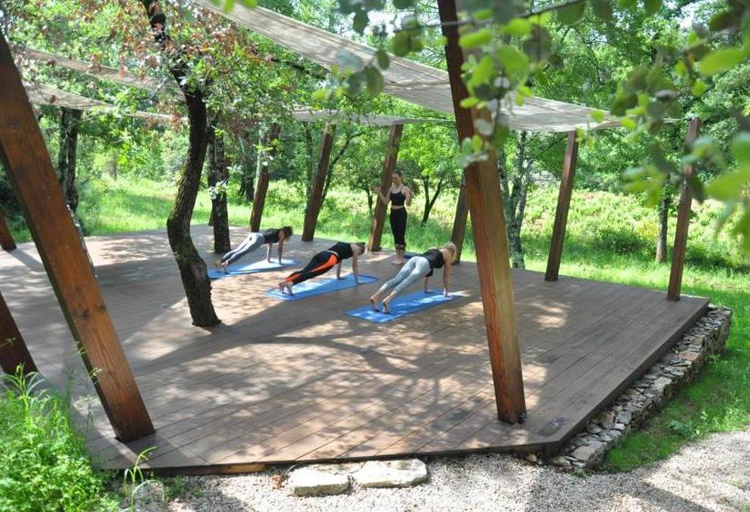 ホテル Bastide Avellanne