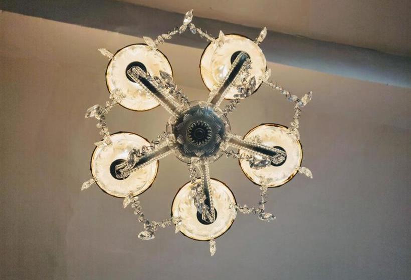 فندق Domaine De Vauluisant