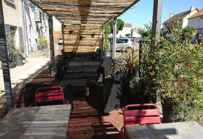 Hotelli Les Deux Porches