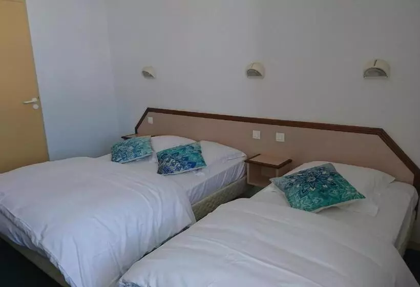 Hotelli Les Deux Porches