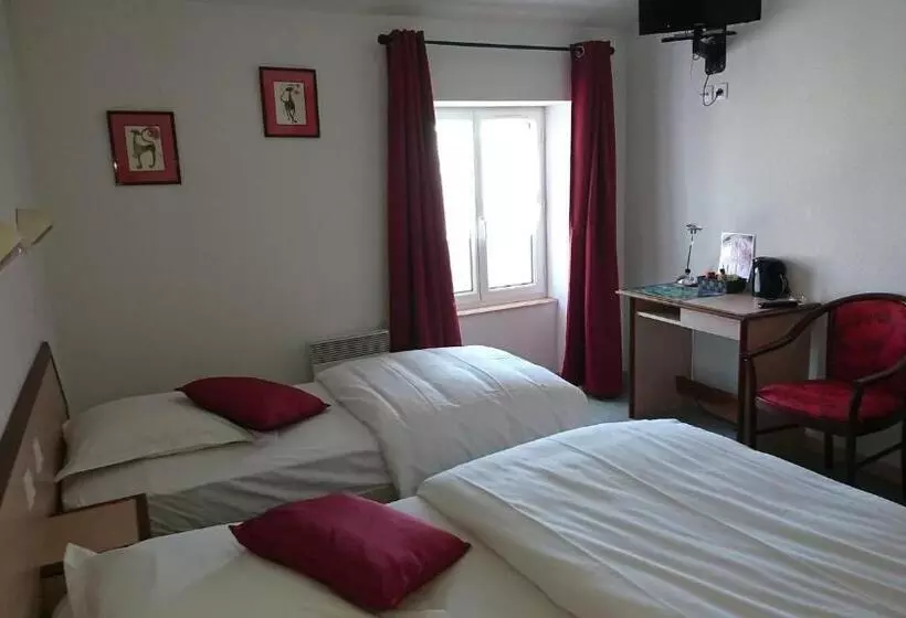 Hotelli Les Deux Porches