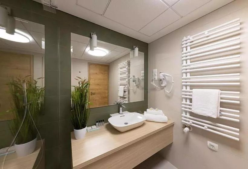 Hotelli Nádas Tó Park