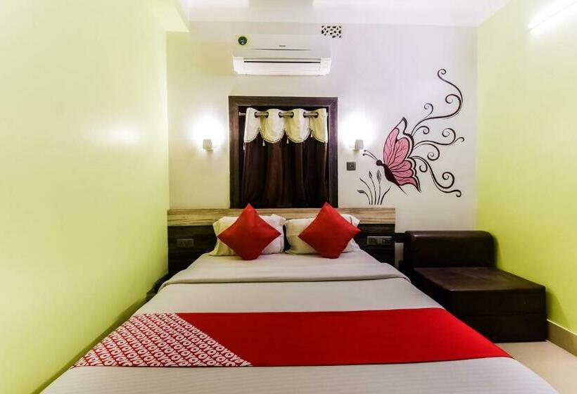 فندق Shantinivas !! 100 Mts From Tarapith Temple !!