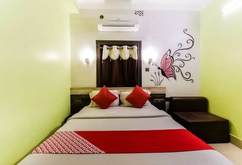 ホテル Shantinivas !! 100 Mts From Tarapith Temple !!