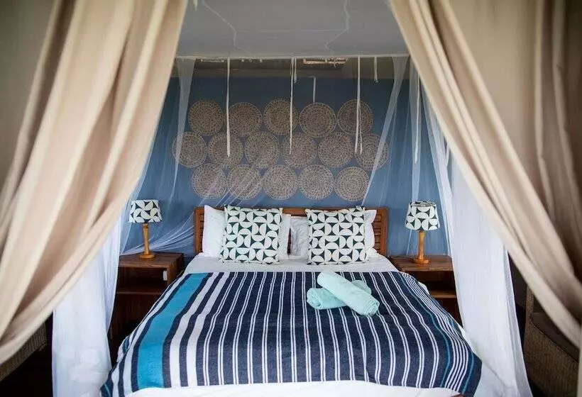 Hotelli Travessia Beach Lodge