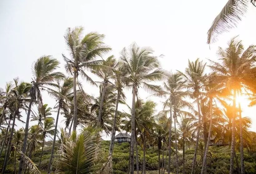 Hotelli Travessia Beach Lodge