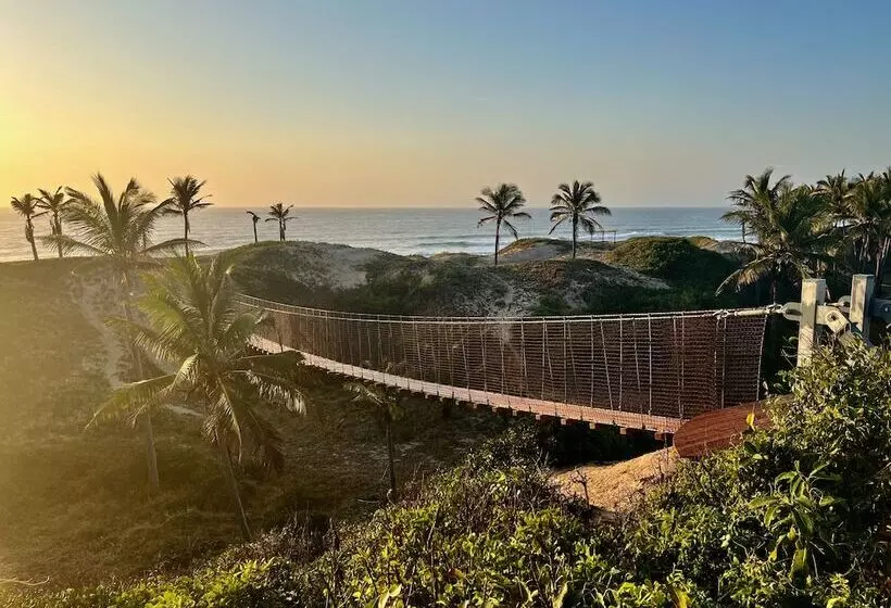 Hotelli Travessia Beach Lodge