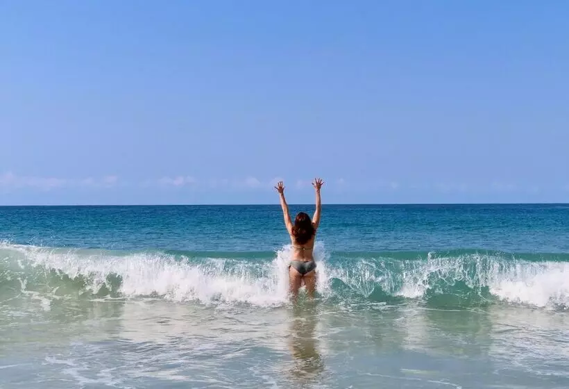 Hotelli Travessia Beach Lodge