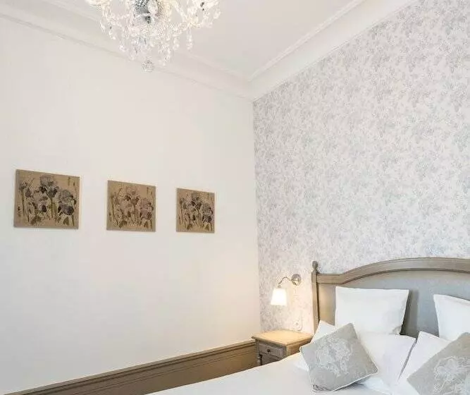 Majatalo Château De Montabert