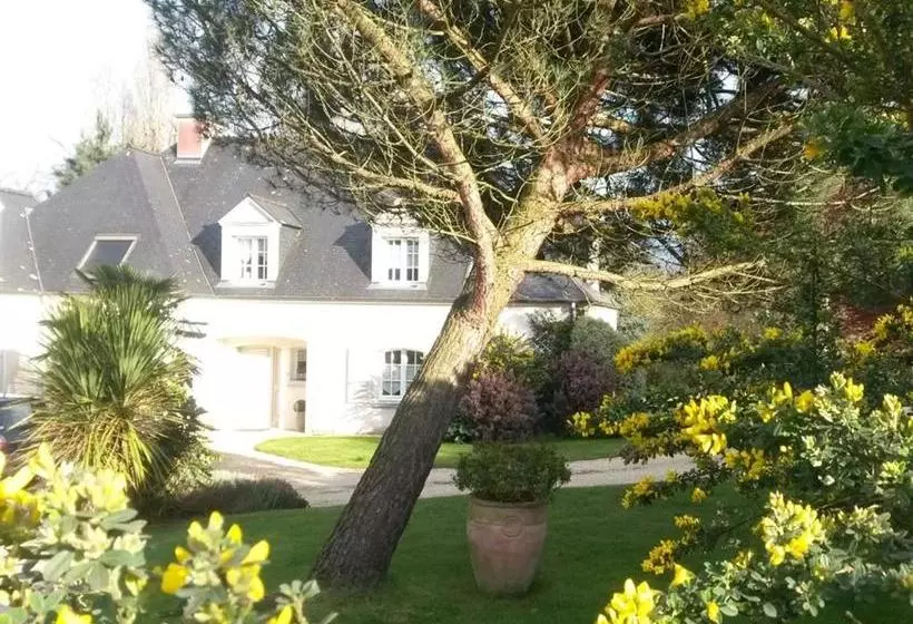 Majatalo Le Sens Des Hôtes