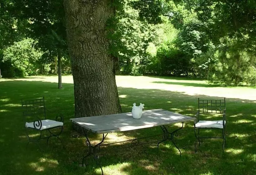 Majatalo Le Sens Des Hôtes