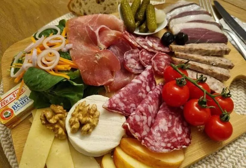 Majatalo Les Chenes Rouges