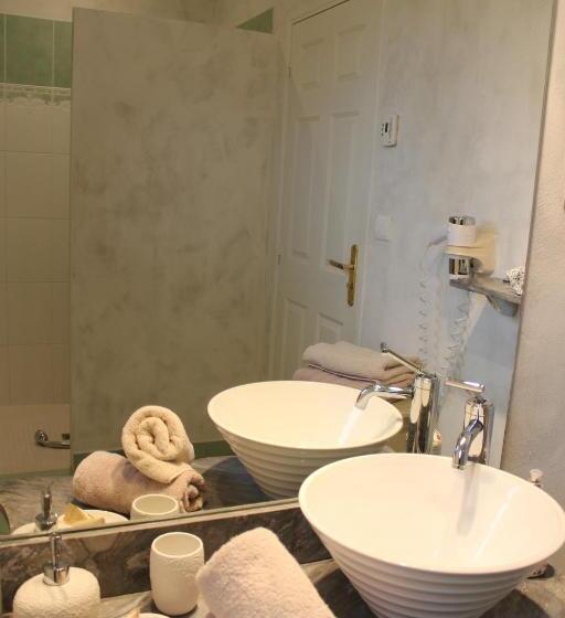 פנסיון Les Chenes Rouges